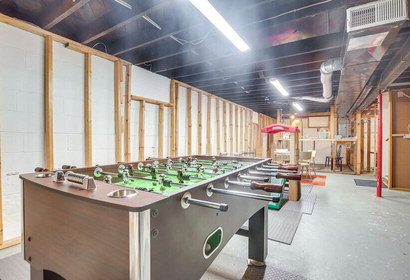 Pet Friendly Hiawatha Retreat W/ Private Yard!