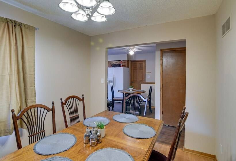 Pet Friendly Urbandale Home ~ 8 Mi To Des Moines!