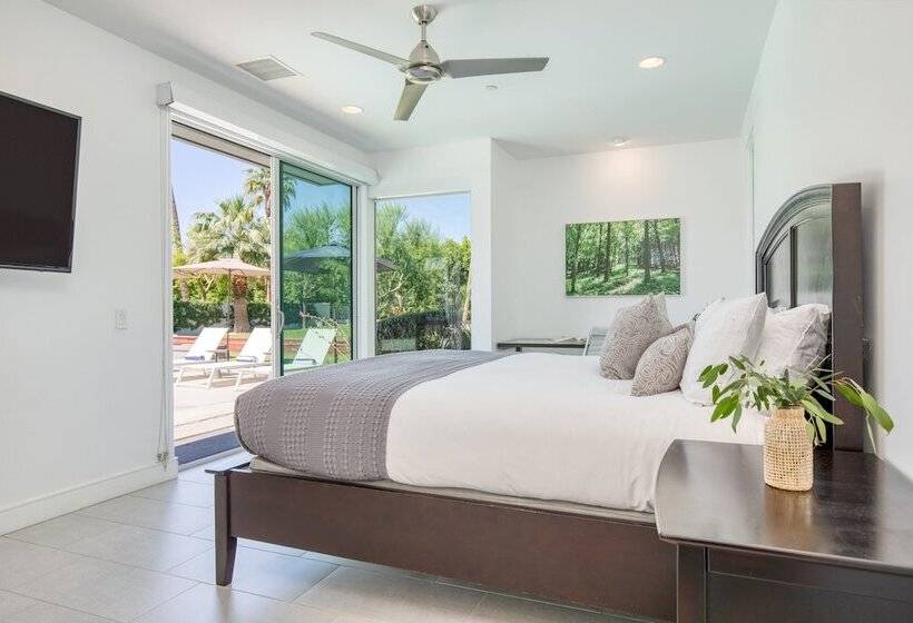Polo Villa 3 By Avantstay Features Expansive Putting Green, Pool, Spa & Outdoor Firepit 260328 6 Bed