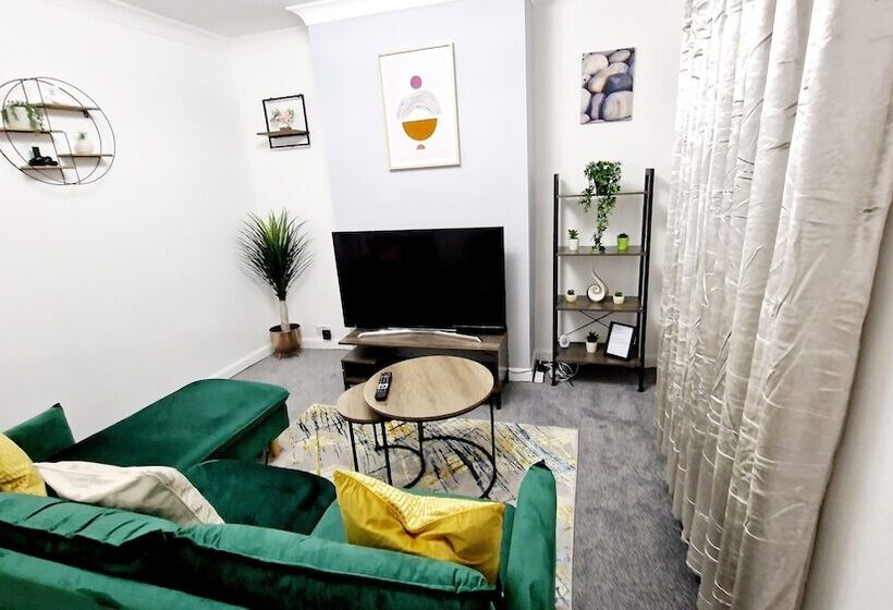 レジデンス Beautiful 2 Bed House In Gillingham