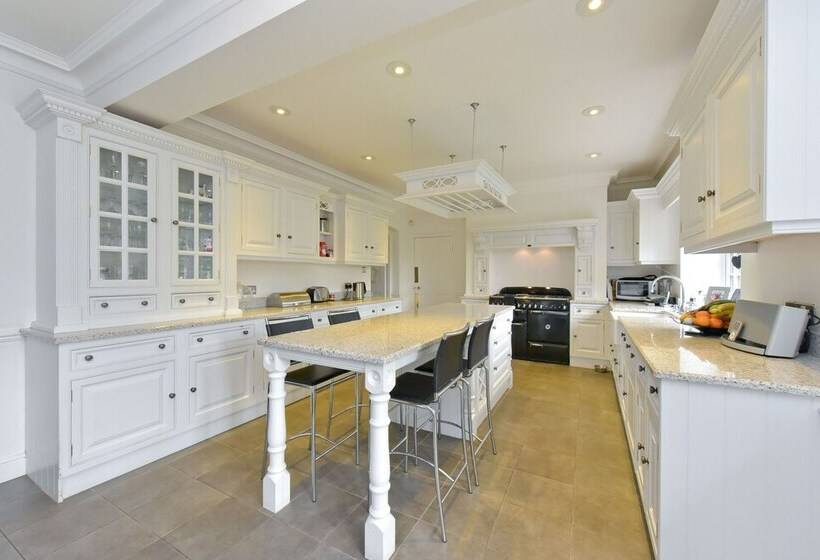 דירת נופש Amazing 100 Year Old Church Rectory