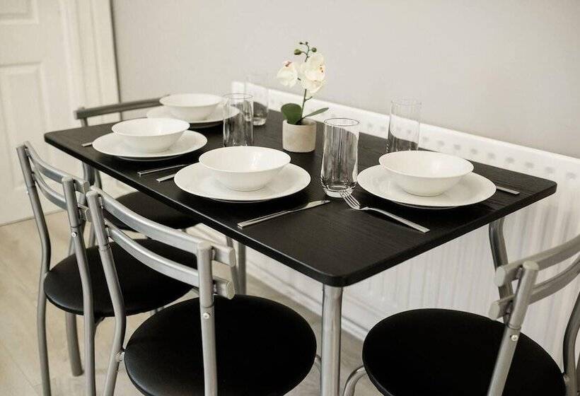 레지던스 Stay Comfortable Close To City Centre 4 Bed House!