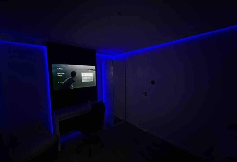 Резиденция Remarkable 2 Bed House In Northolt
