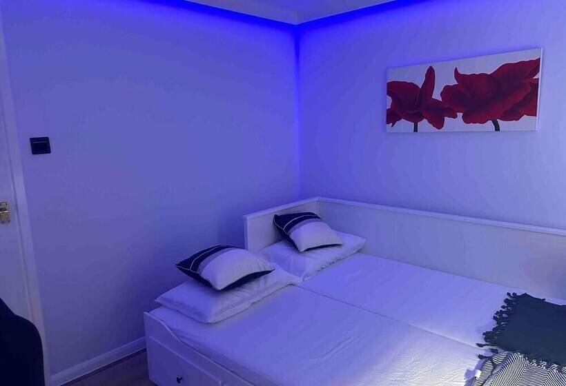 Резиденция Remarkable 2 Bed House In Northolt