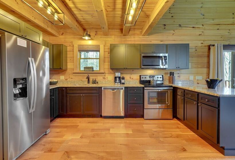 Rustic Laurelville Cabin W/ Hot Tub & Sauna!