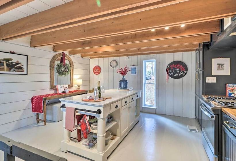The Chalet On Sinclair  W/ Private Dock & Kayaks!