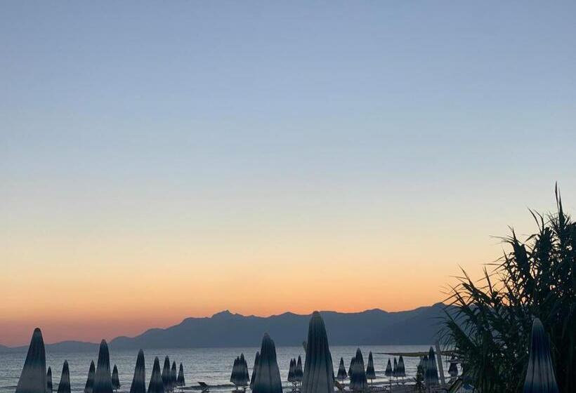 تختخواب و صبحانه Casammare
