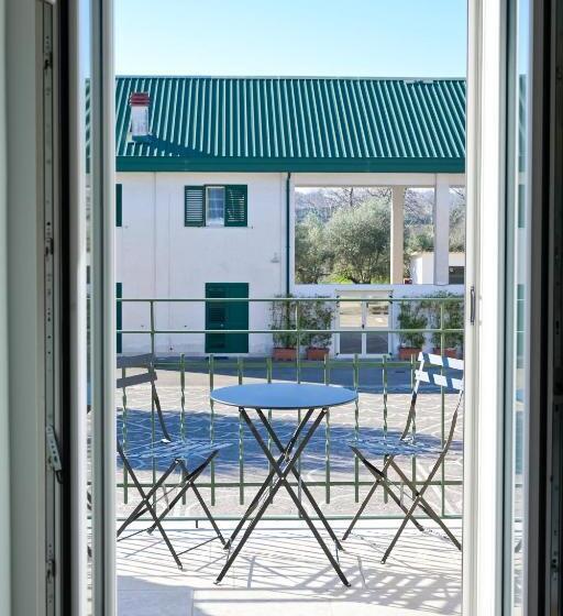 تختخواب و صبحانه Don Peppes : Villaggio Green