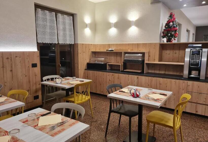 호텔 Ristorante Bucaneve