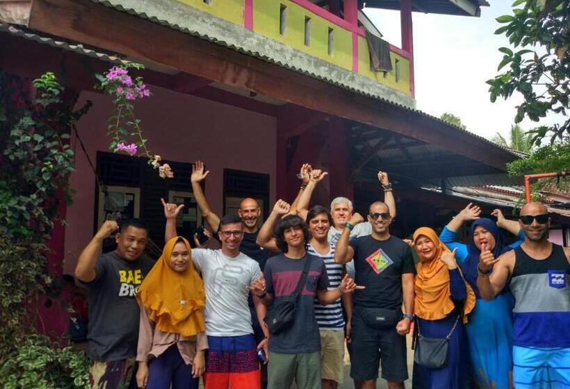 فندق Sunset Beach Labuhan Jukung