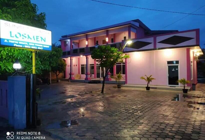 فندق Sunset Beach Labuhan Jukung