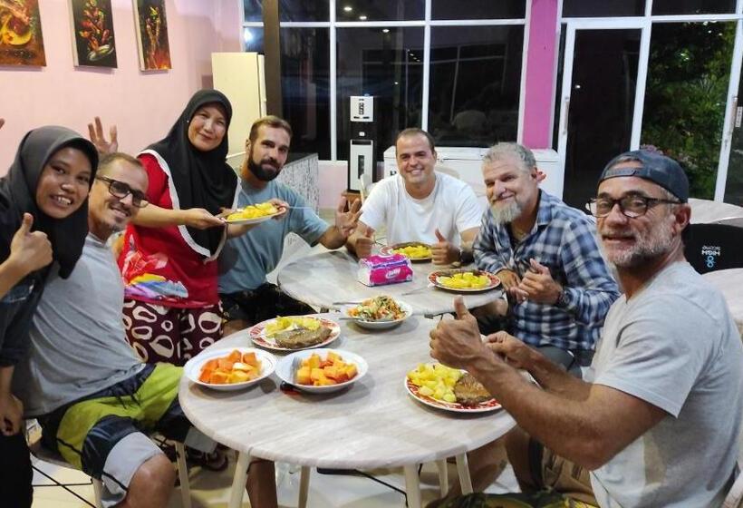 فندق Sunset Beach Labuhan Jukung