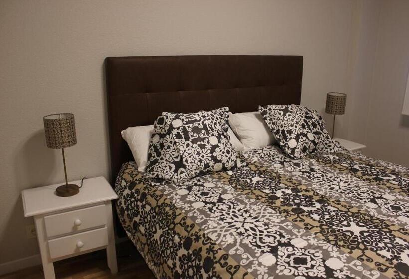 פנסיון Apartamento Sanguesa