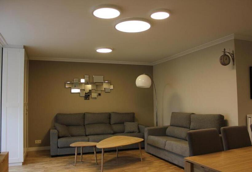 פנסיון Apartamento Sanguesa