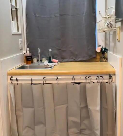 膳宿费 Small Private Get Away, Tiny Home Garage Studio Apartment