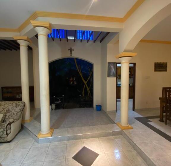 פנסיון The Serene House