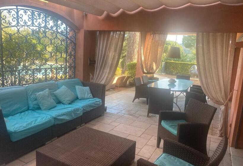 ベッドアンドブレックファースト L’hacienda Francesa