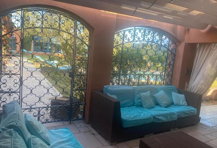 ベッドアンドブレックファースト L’hacienda Francesa