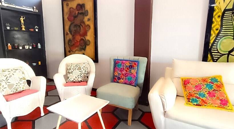 هتل Boutique Chateau De La Mar