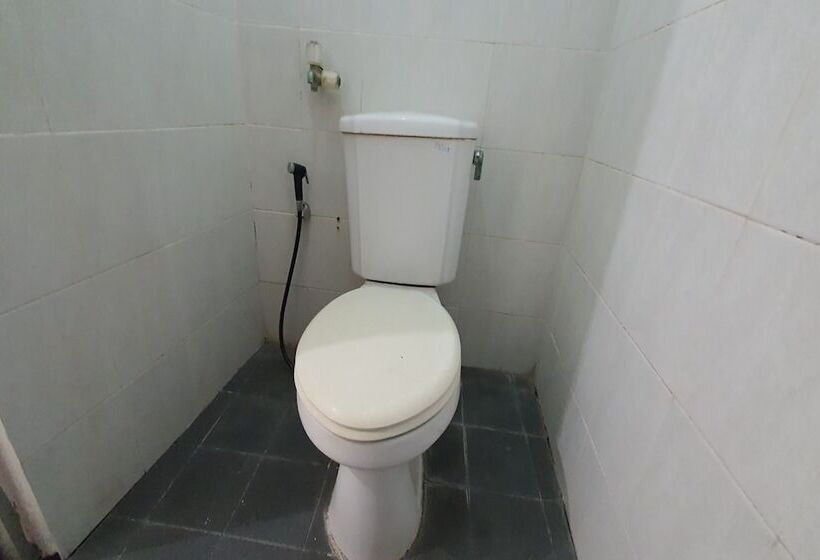 هتل Oyo 93652 Karunia Kost & Penginapan