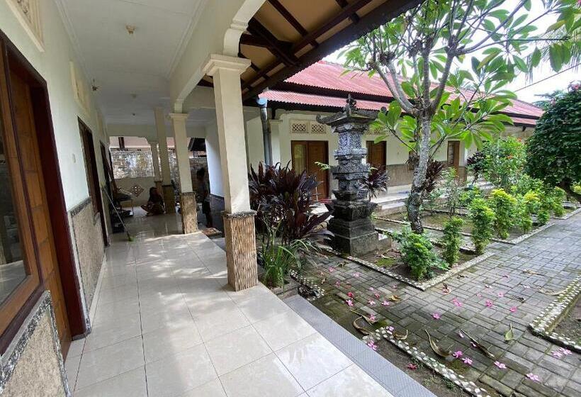 هتل Oyo 93657 Puri Batu Bolong