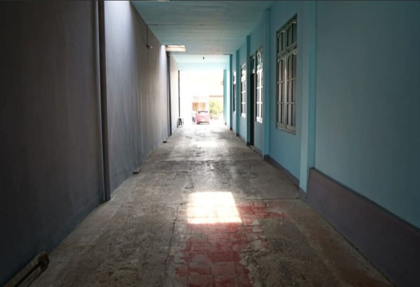 ホテル Spot On 93611 Kost Pak Suyatno Syariah 2
