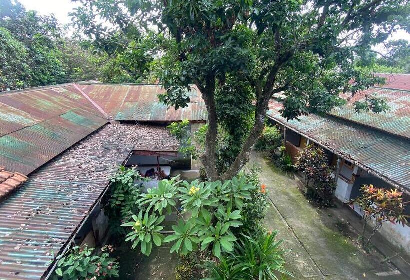 Oyo 93617 Hotel Lanang
