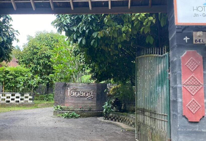 Oyo 93617 Hotel Lanang