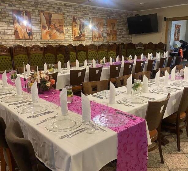 ペンション Penzión Zoo Pod Hrešnou