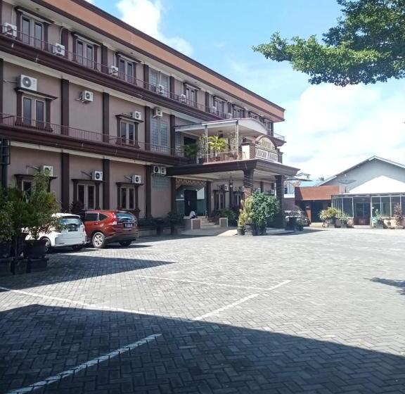 هتل Nascar Famili