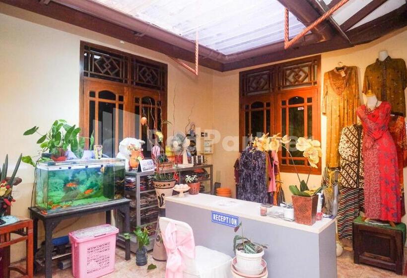 هتل Ndalem Pundhi Maguwoharjo Redpartner