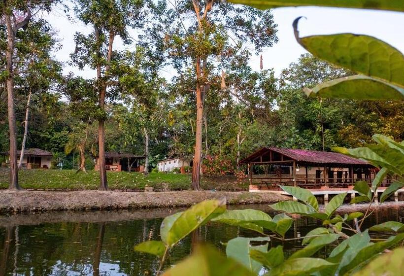 هتل Y Restaurante La Cachamera