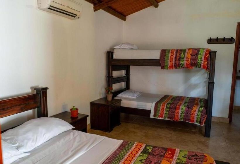 هتل Y Restaurante La Cachamera