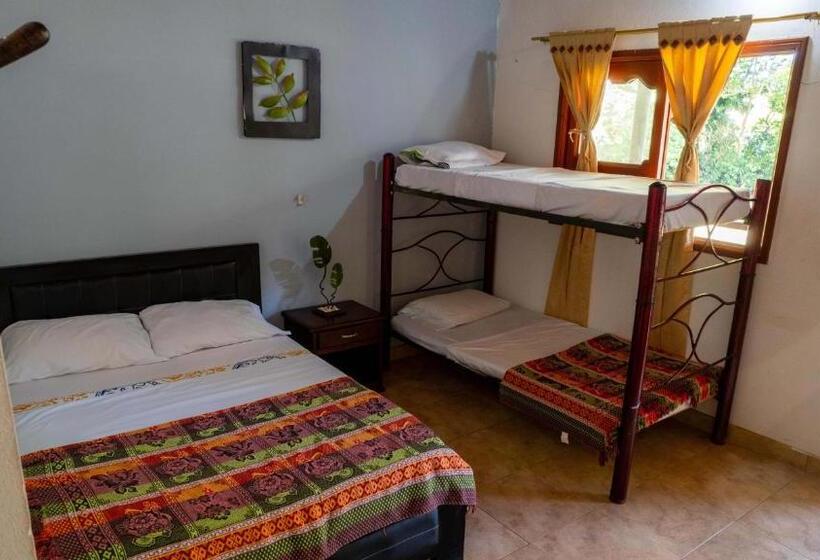 هتل Y Restaurante La Cachamera