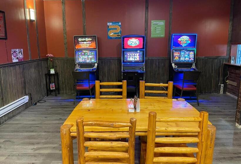 مبيت وإفطار The 22