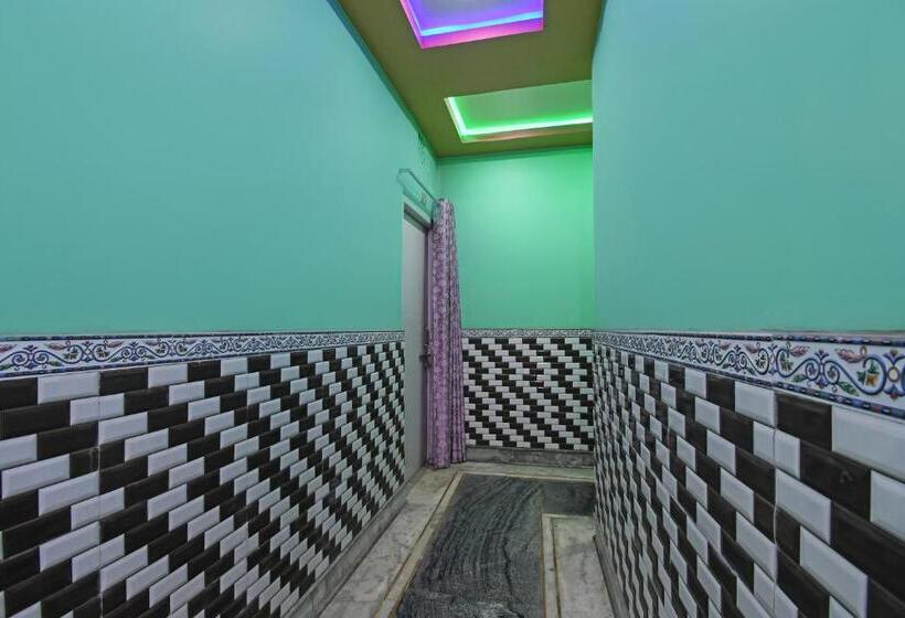בית מלון כפרי Oyo Yuvraj Lodge And