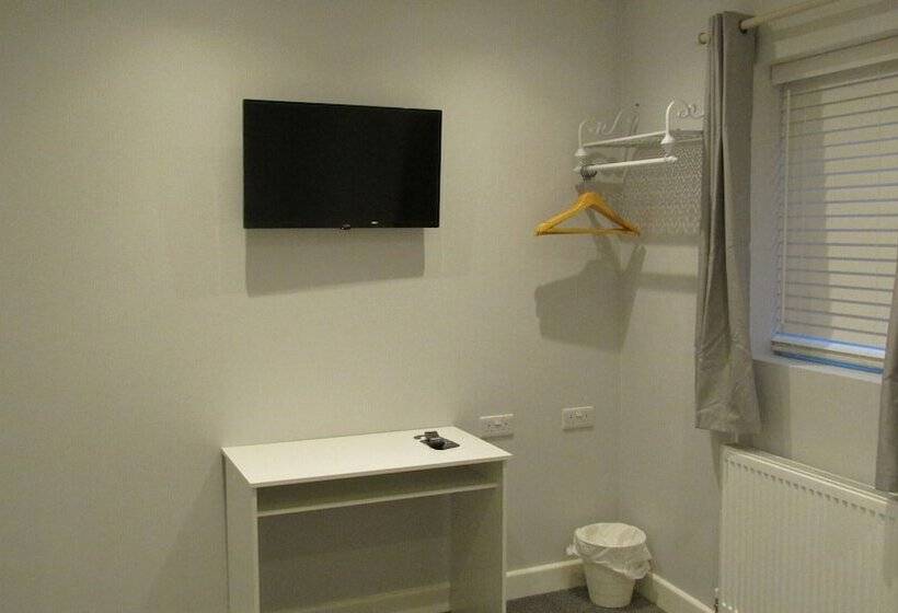 Отель Rooms At The Ritz Complex