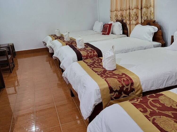 هتل Vangvieng Sisavang Mountain View