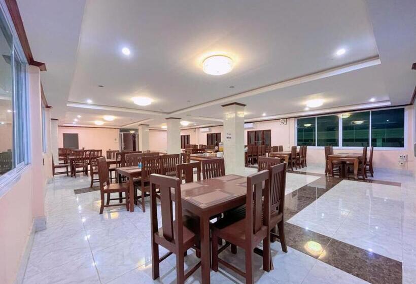 هتل Vangvieng Sisavang Mountain View