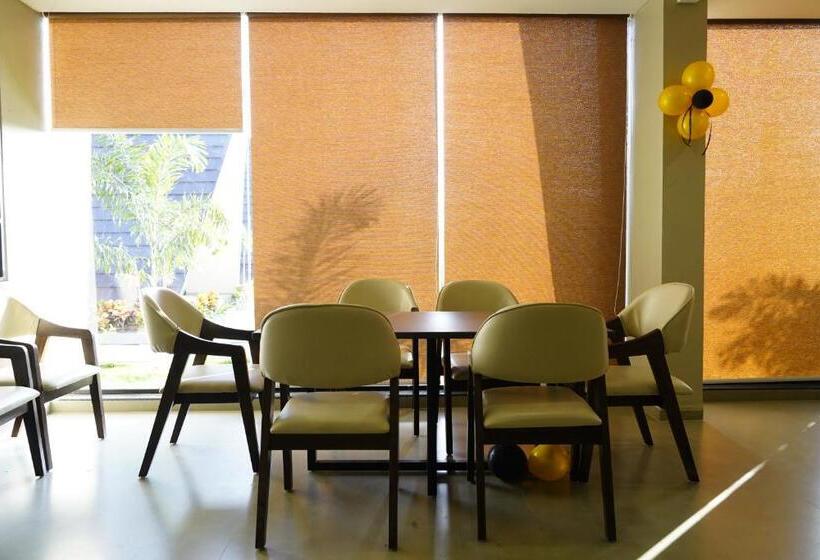 Отель Vindhyachal Resort