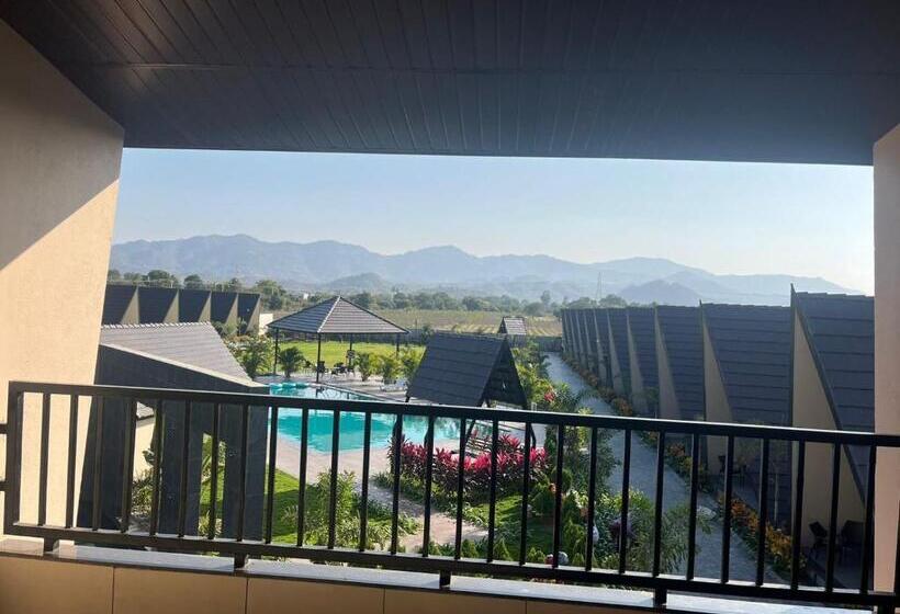 Отель Vindhyachal Resort