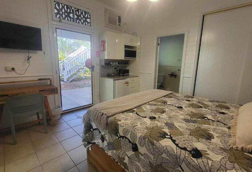 Ribbonwood Bed & Breakfast, Emu Park Qld