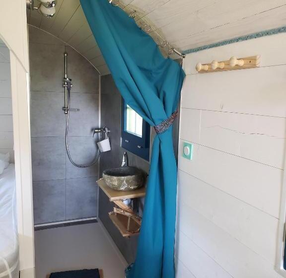 민박 La Roulotte Tiny House Du Mond Idéal