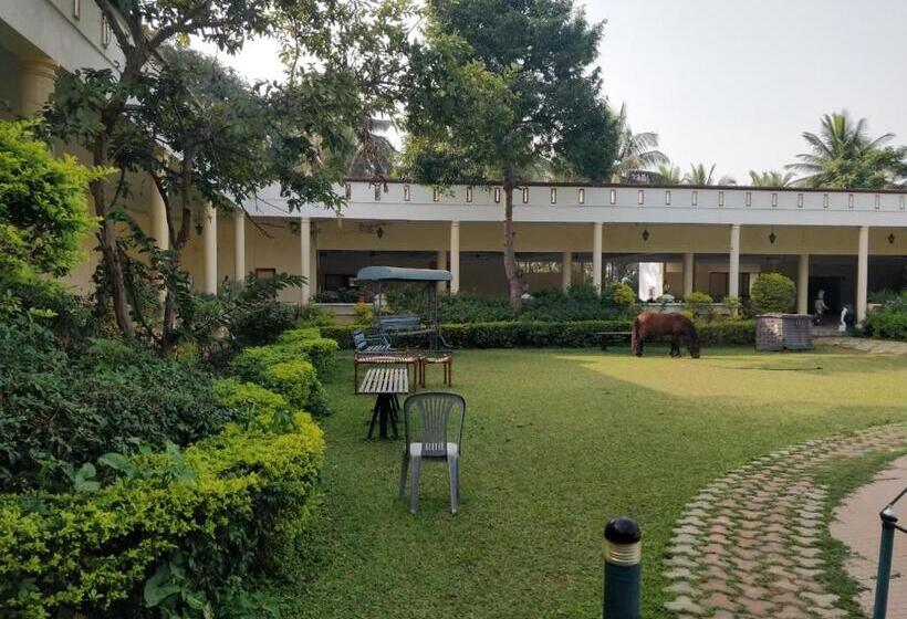בית מלון כפרי Dharamshi Resorts
