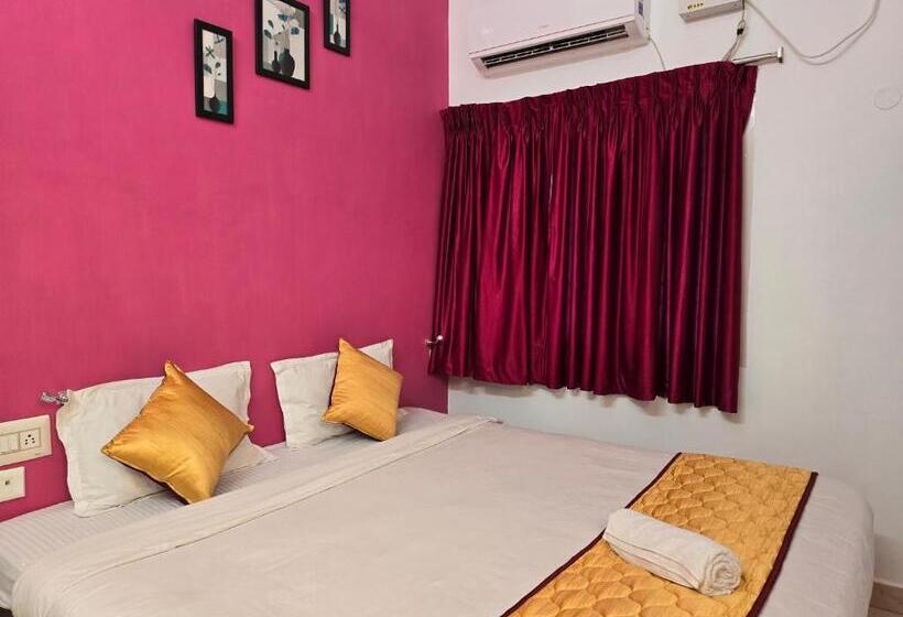 هتل The Sea Walk Beachside Serinity