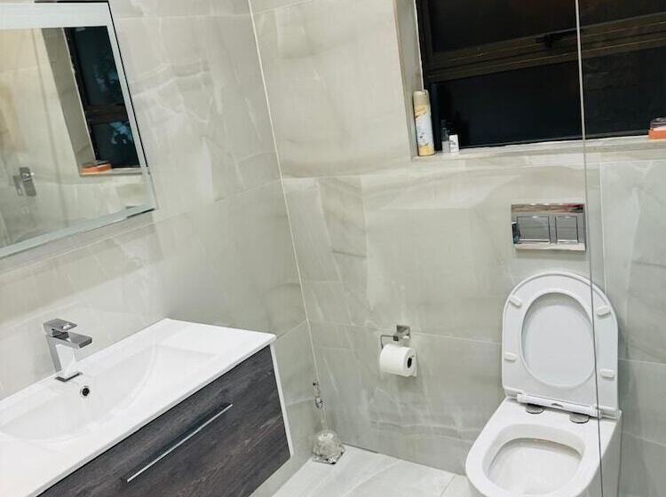 بنسيون Icebolethu Guest House