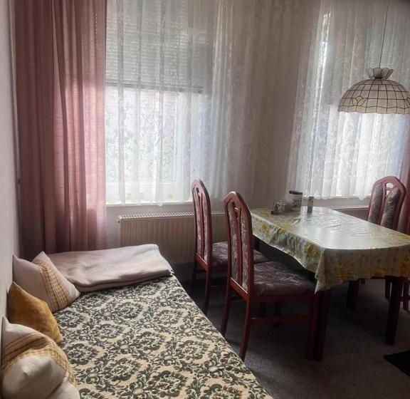 ペンション Mehrbettzimmer Erdgeschoss