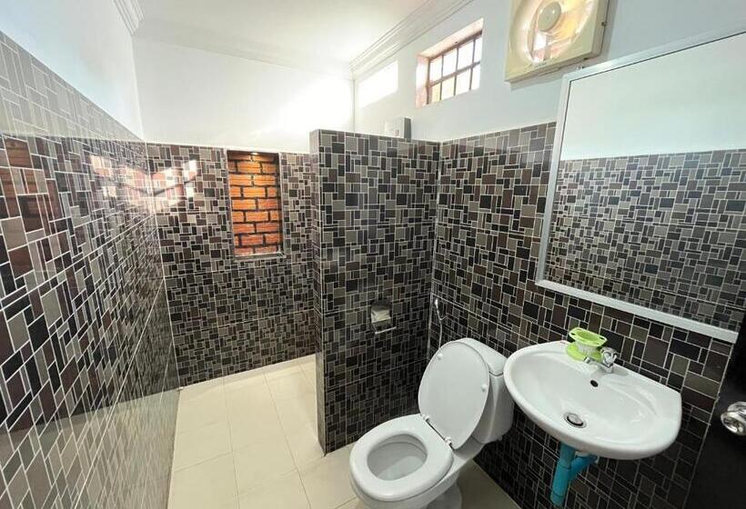 Errol S Homestay And Hostel