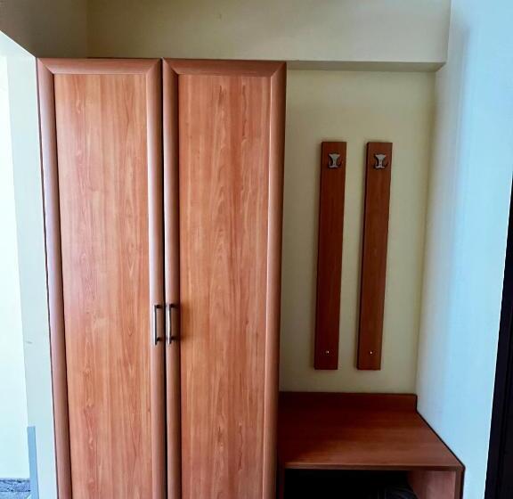 هتل Adeti Residence