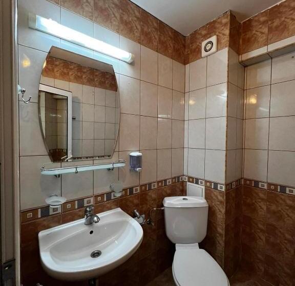هتل Adeti Residence